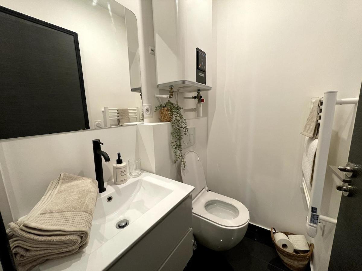 Appartement Joli Place Garibaldi, Vieux-nice, Port
